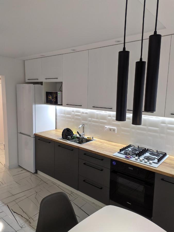 Cozy 75 Apart In Center - 2Х Кімнатна Квартира В Центрі Кропивницького Kropyvnytskyi Bagian luar foto